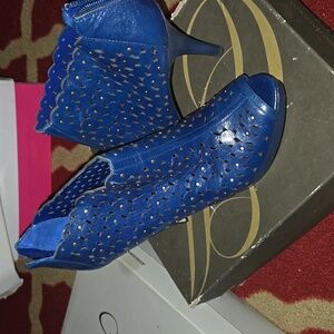 ENZO SZ 9.5 Royal Blue studded booties